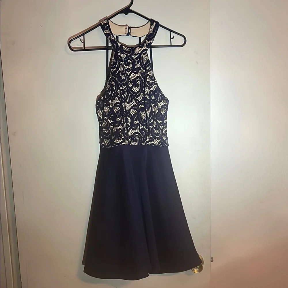 Elegant navy Lace Dress - Picture 1 of 4